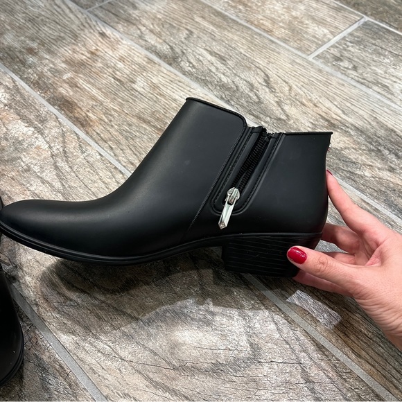 Sam Edelman Black Petty Rain Ankle Booties, Women’s Size 9 - Picture 7 of 11